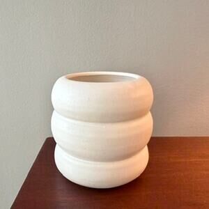 White Ceramic Bubble Pot with Stacked Ring Design